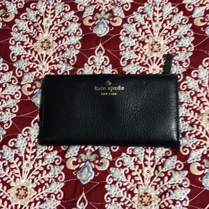 KATE SPADE - New York (Cobble Hill) Bifold Wallet!